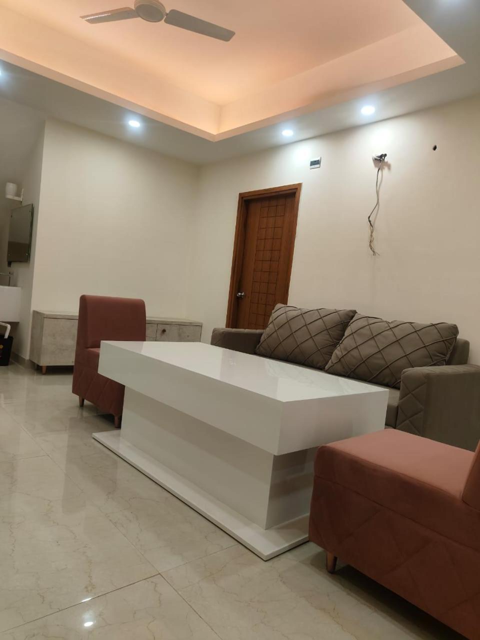Villa In Vrindavan, Hare Krishna M Exterior foto